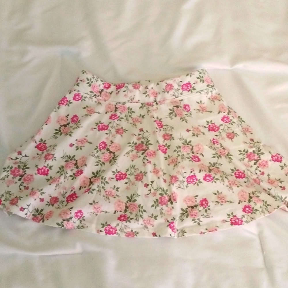 ⚜️ Children's Place Floral Skort - Picture 1 of 4